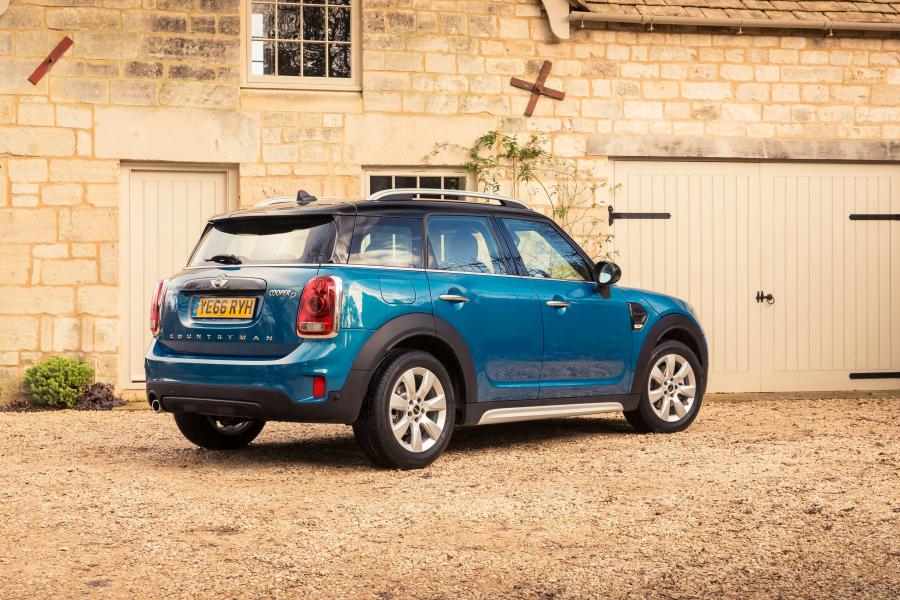  Mini Cooper D Countryman 2017 года  (UK) (фото 13 из 29)